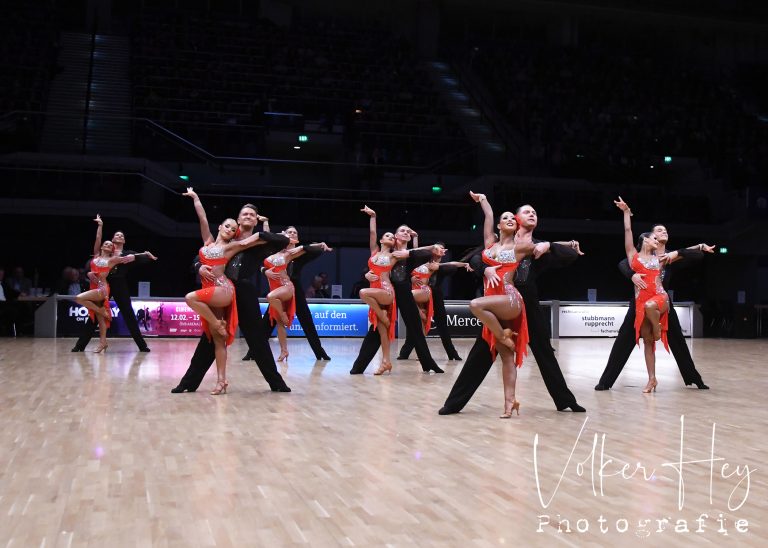 Grün-Gold-Club Bremen A: Deutscher Meister der Formationen Latein 2025 // Foto: Volker Hey