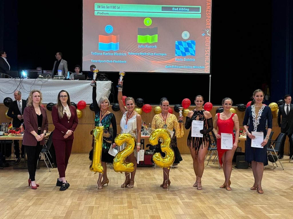 Siegerehrung Sen. II BAS Latein // 4. Platz für Jessica Rakete vom Grün-Gold-Club Bremen