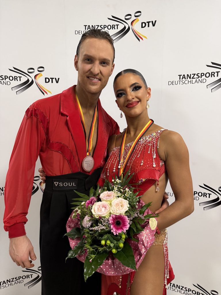 Deutsche Vizemeister 2026 Hauptgruppe Latein: Daniel Dingis & Alessia Allegra Gigli, Grün-Gold-Club Bremen // Foto: privat