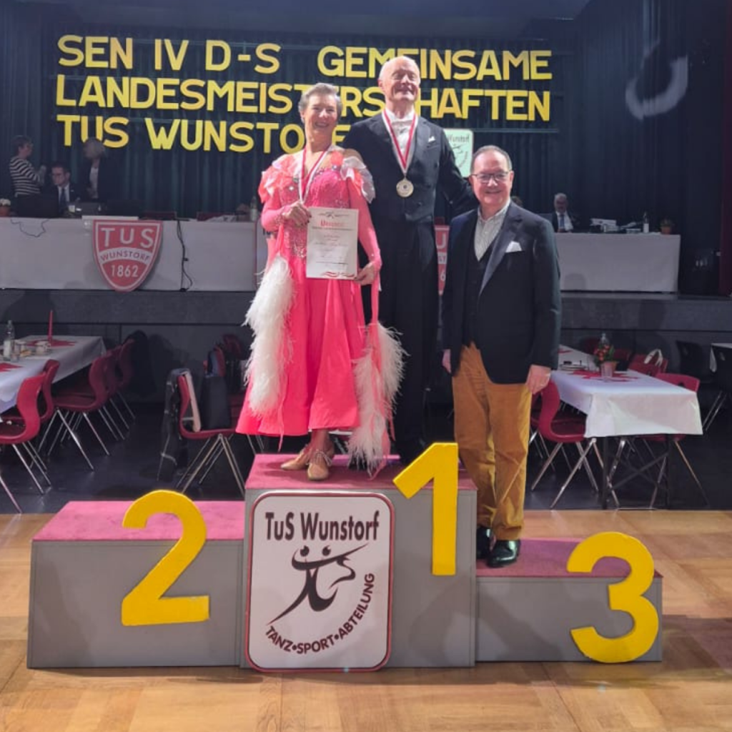 Bremer Landesmeister 2026 in der Senioren IV S Standard: Gunnar Schramm und Ute Hamann vom TanzCentrum Gold und Silber Bremen // Foto: privat